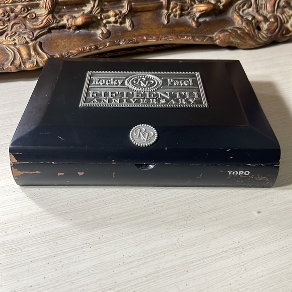 Rocky Patel Fifteenth Anniversary Box - Picture 3 of 6